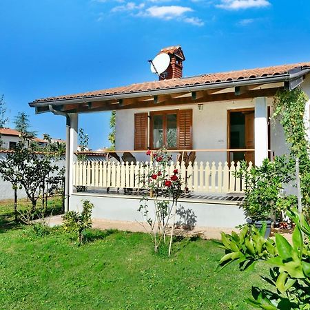 Adriatico Bungalow Poreč Exteriör bild