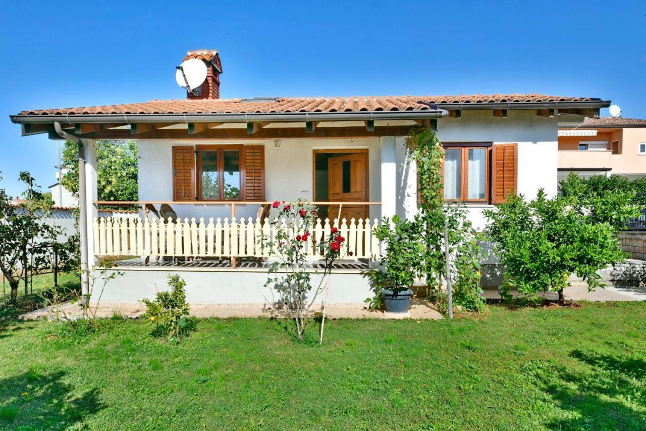 Adriatico Bungalow Poreč Exteriör bild