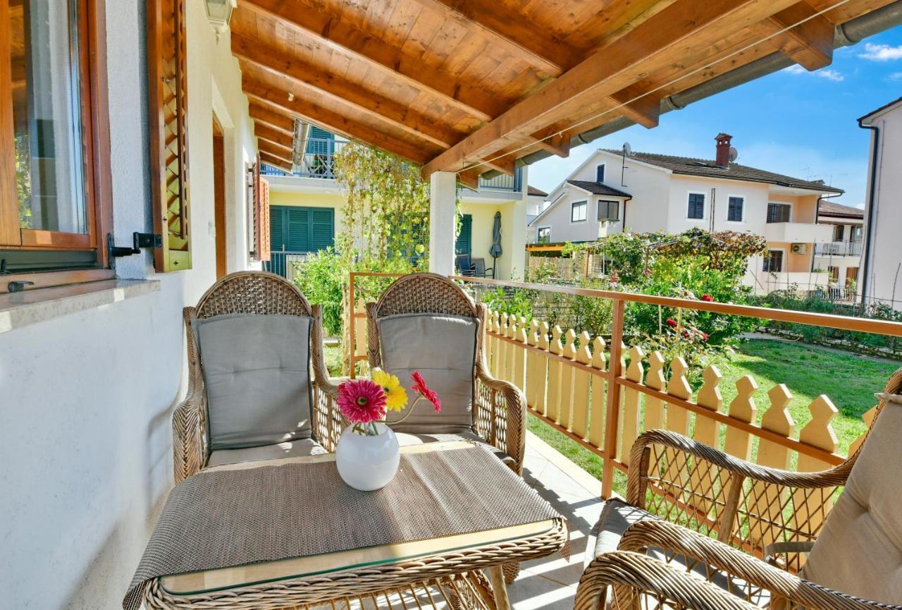 Adriatico Bungalow Poreč Exteriör bild