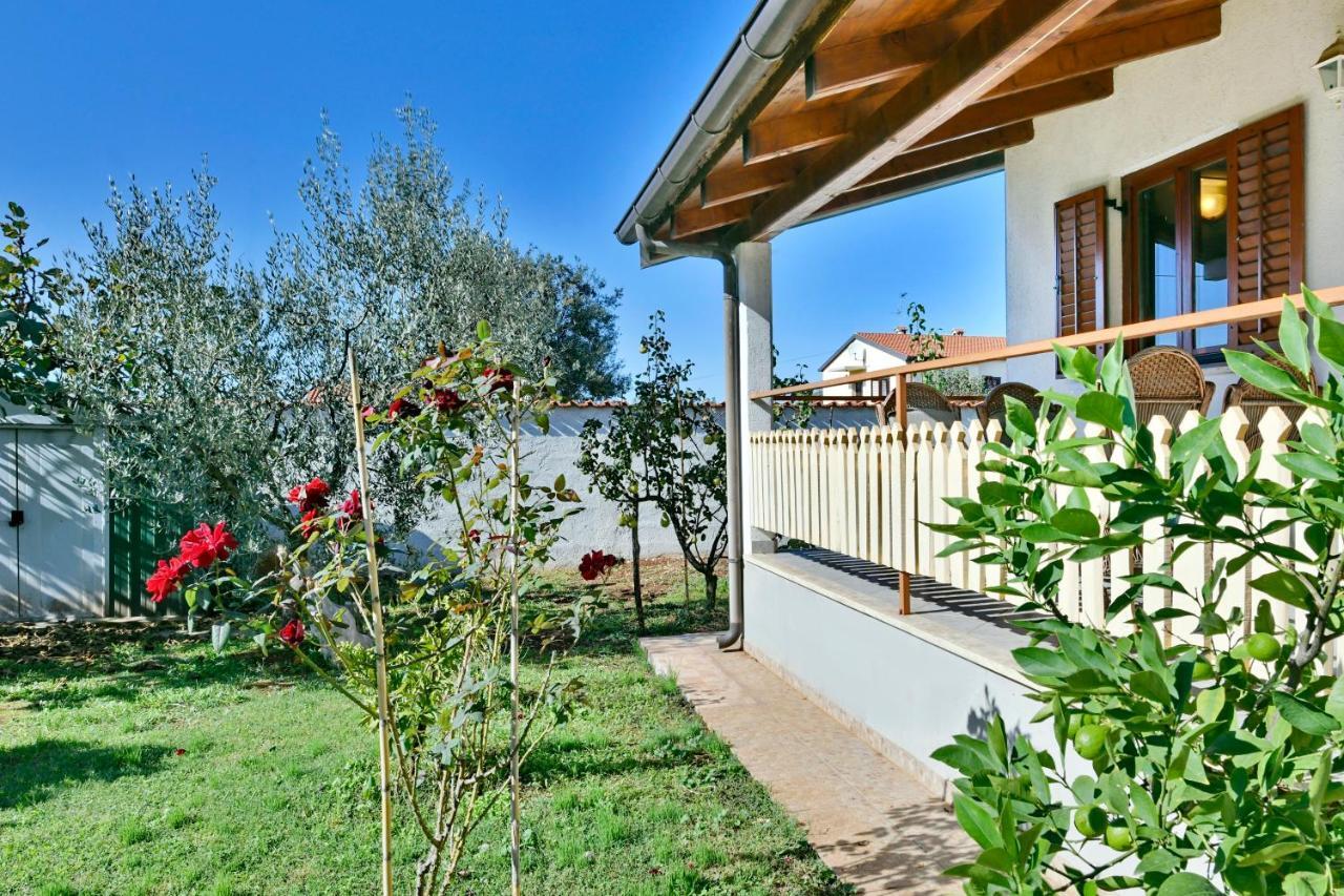 Adriatico Bungalow Poreč Exteriör bild