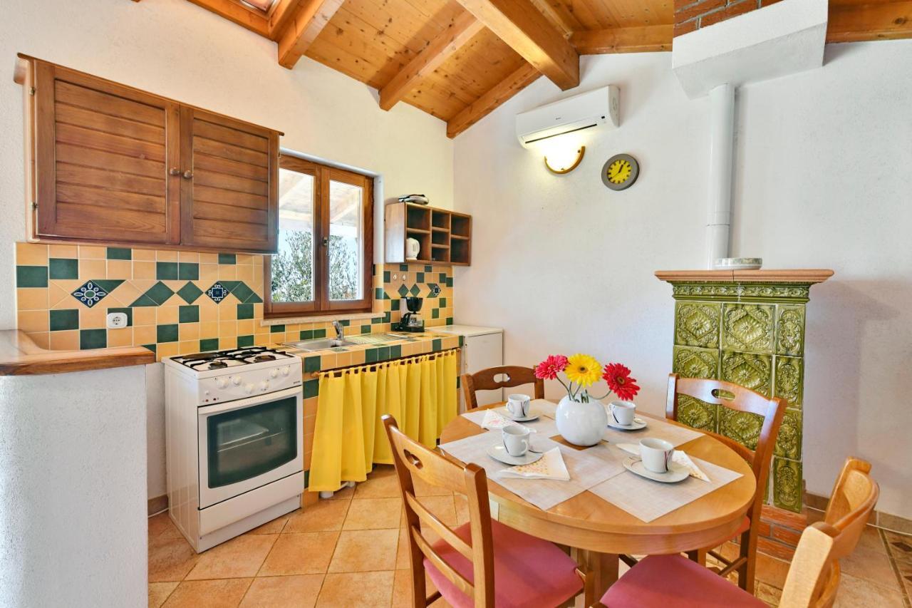 Adriatico Bungalow Poreč Exteriör bild