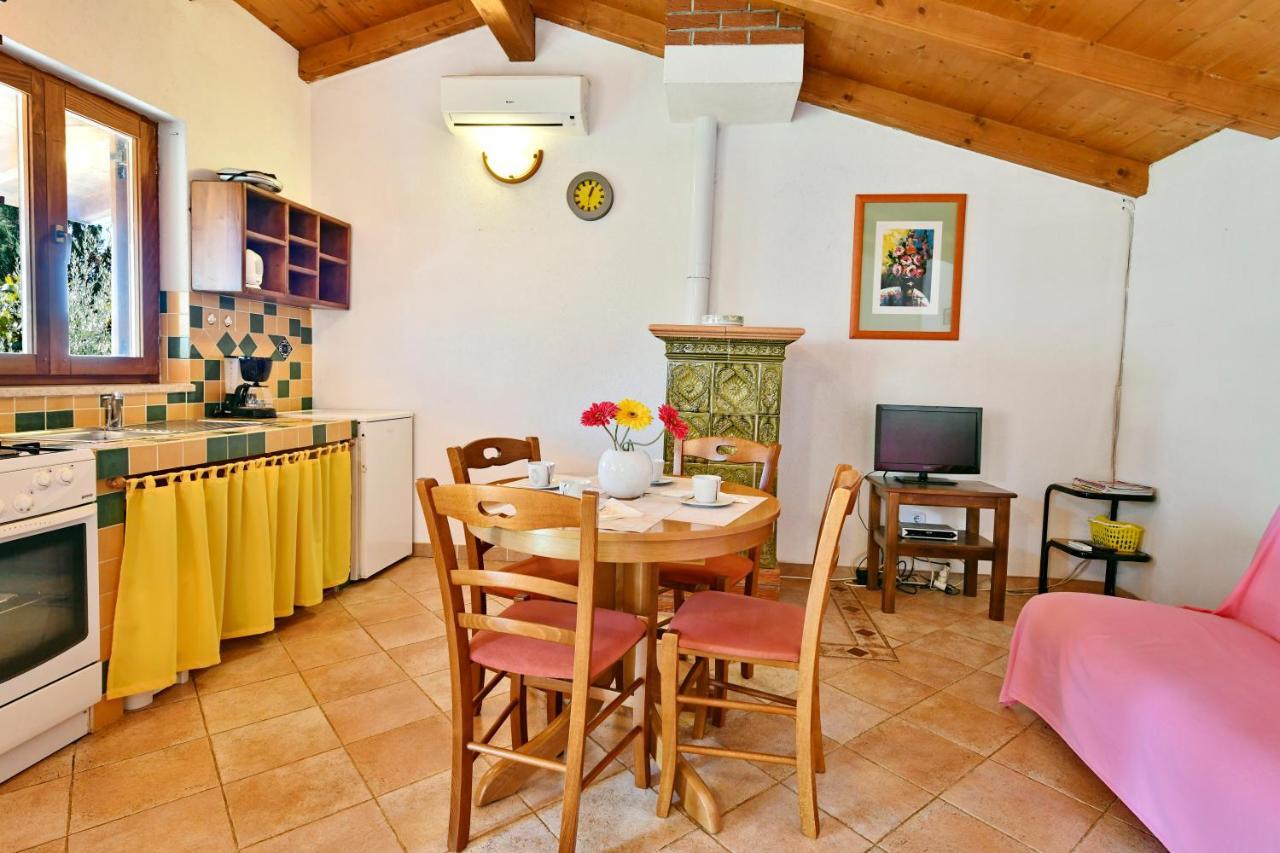 Adriatico Bungalow Poreč Exteriör bild